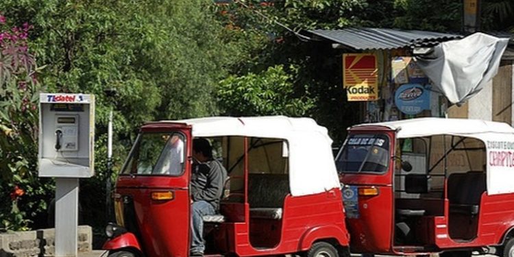 PNC aclara que restricción a tuc tucs en rutas CA no se aplicará y estudia alternativas