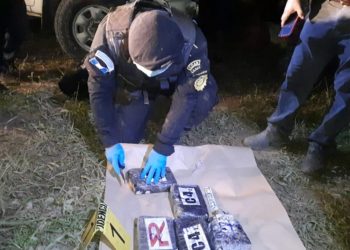 PNC incauta 46 paquetes de cocaí­na en aeronave desplomada en Izabal