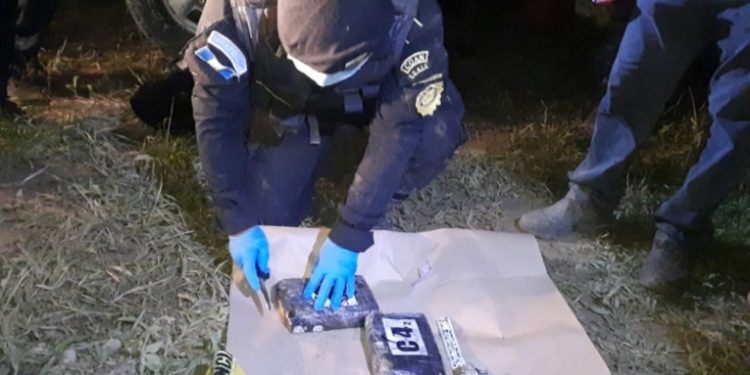 PNC incauta 46 paquetes de cocaí­na en aeronave desplomada en Izabal