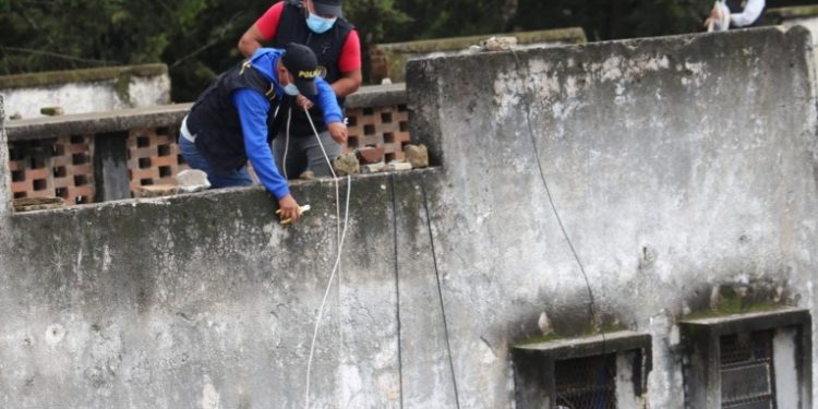 PNC realiza requisa en Granja Penal de Pavón