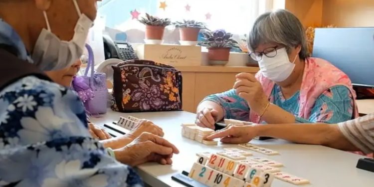 Población de China disminuye en 2024 por tercer año seguido