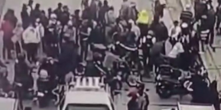 Pobladores de Baja Verapaz exigen destitución de delegados en protesta en Ciudad de Guatemala