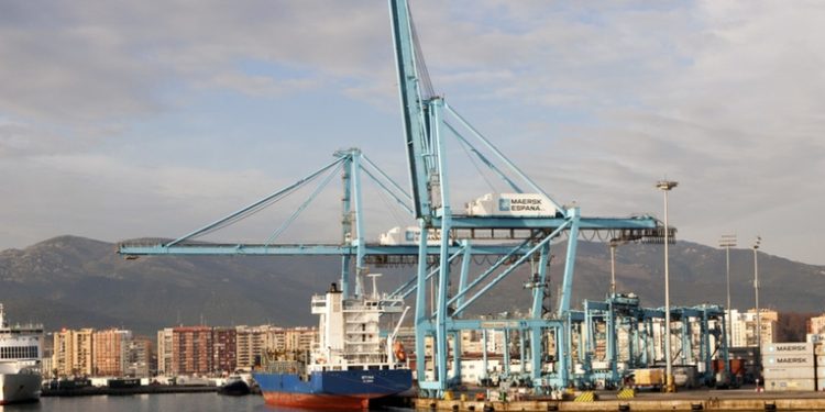 Polémica en España por la escala en sus puertos de barcos con armamento para Israel