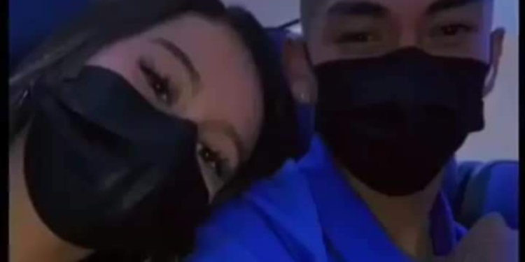 Polémica en Selección Nacional, jugador viaja con su pareja sentimental