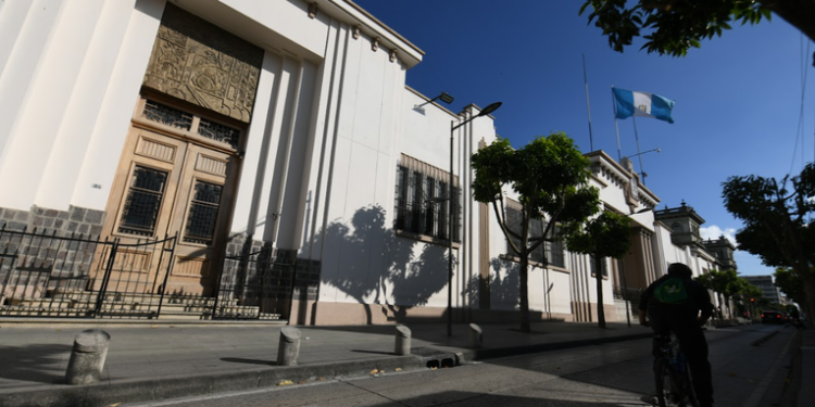 Polémica por informe de la SAAS que reporta gastos en actividad de la familia presidencial