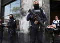 Policía de El Salvador denuncia abusos e irregularidades durante régimen de excepción