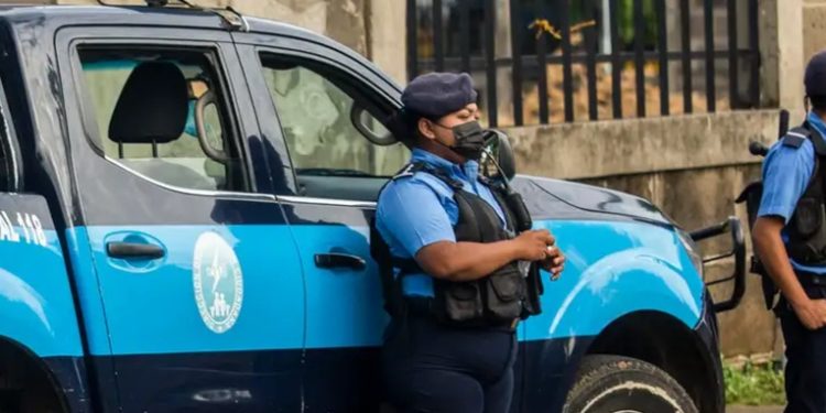Policía de Nicaragua retiene celulares al hermano de Ortega