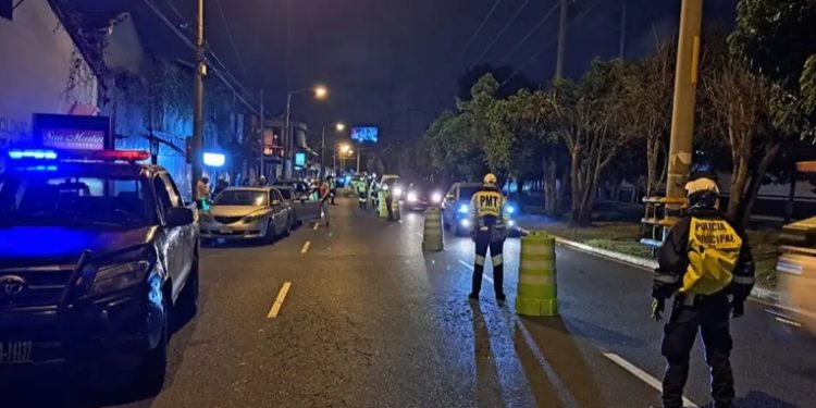 Policía de Tránsito desarticula carreras clandestinas en la capital: 14 sancionados
