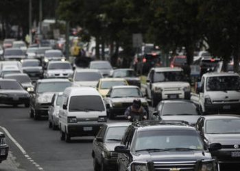 Policía de Tránsito prepara desvíos para celebraciones del Día de los Santos en la capital