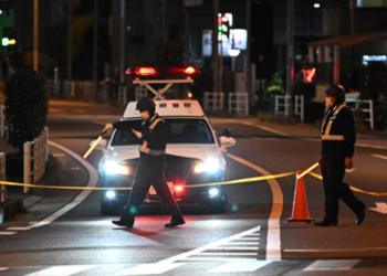Policía japonesa acorrala oficina de correos en Warabi ante toma de rehenes por hombre presuntamente armado