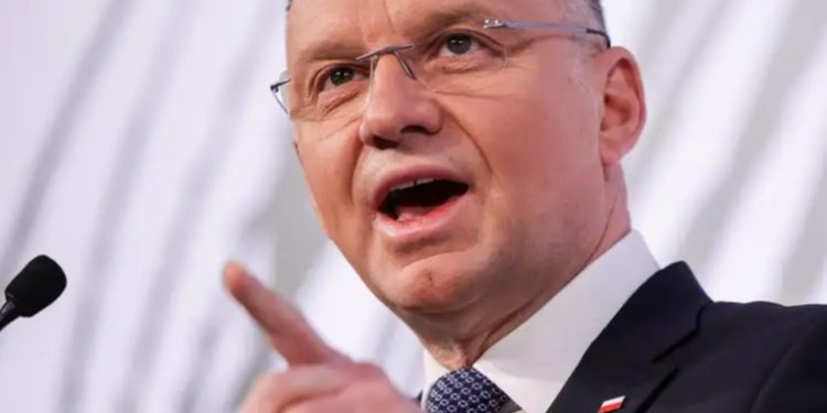 Polonia afirma estar lista para albergar armas nucleares