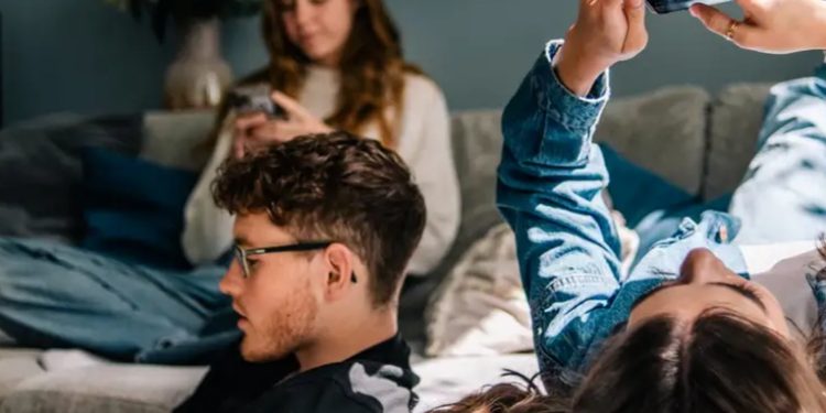 Por adicción, UE suspendería recompensa de TikTok a usuarios