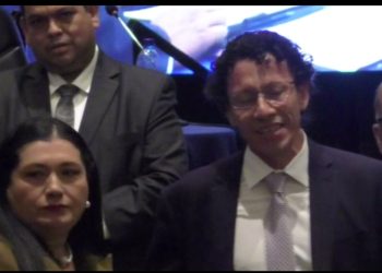 Por esta razón magistrada del TSE sacó al secretario del Partido VOS