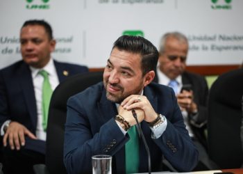 Por fallas en Aeropuerto Internacional la Aurora, piden renuncia de Director de Aeronáutica Civil