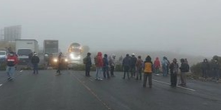 Por tercer día pobladores de Nahualá bloquean ruta Interamericana