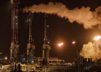 Precios de petróleo, gas, aluminio y ní­quel en máximos históricos por guerra contra Ucrania