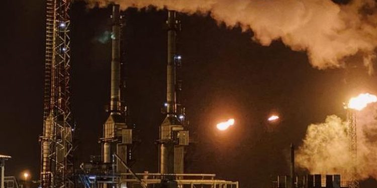 Precios de petróleo, gas, aluminio y ní­quel en máximos históricos por guerra contra Ucrania