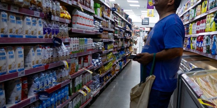 'Precios Diferenciados': el programa de 20 productos que acordó Milei para contrarrestar la inflación