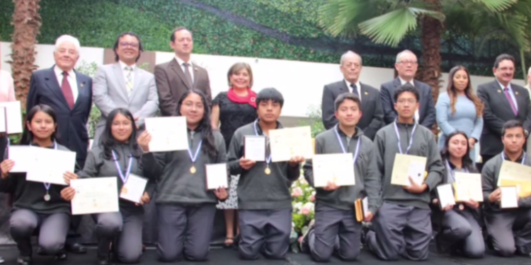 Premian a estudiantes en olimpiadas nacionales de ciencias