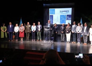 Bernardo Arévalo y Karin Herrera anuncian los nombres que integrarán su gabinete presidencial