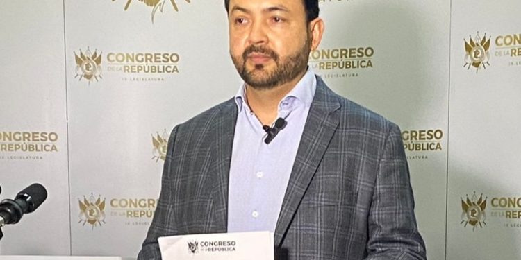 Presentan iniciativa de ley en busca de implementar sistema de Transmetro a nivel nacional