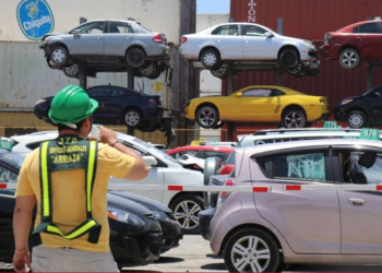 Presentan iniciativa de ley para ampliar los modelos de vehí­culos usados que ingresan al paí­s.