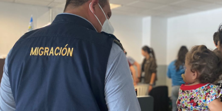 Presentan política migratoria