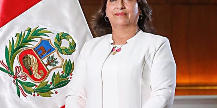Presidenta de Perú, Dina Boluarte, aboga por la salida de la Fiscal General Patricia Benavides