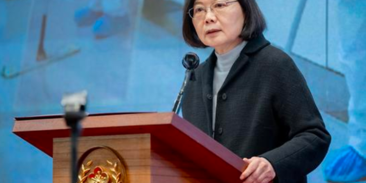 Presidenta de Taiwán ofrece ayuda a China por ola de COVID-19
