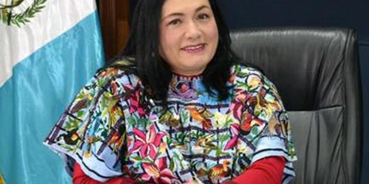 Presidenta del TSE busca respaldo de la CC ante intento de antejuicio por parte del Congreso