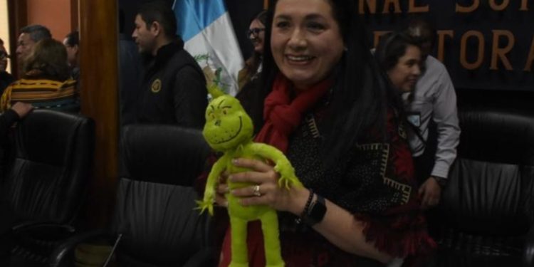 Presidenta del TSE espera que espiritu navideño cambie a FECI