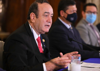 Presidente Alejandro Giammattei aumenta salario mí­nimo en un 4.75%