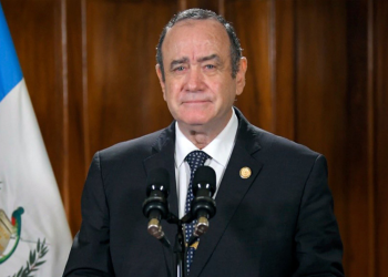 Presidente Alejandro Giammattei confirma disminución en fallecidos a causa del Covid-19