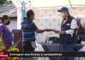 Presidente Alejandro Giammattei entrega escrituras a campesinos