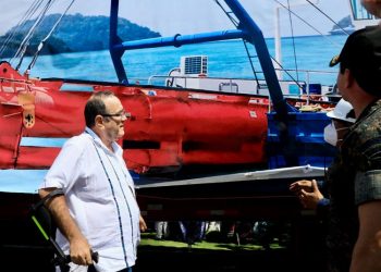 Presidente Alejandro Giammattei entregó equipo para dragadoÂ del puerto Quetzal