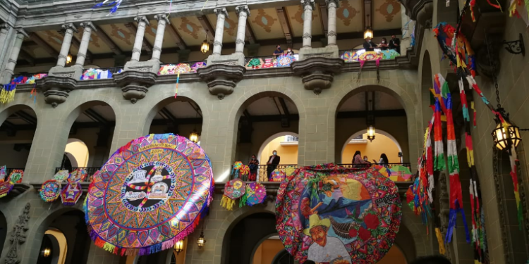 Presidente Alejandro Giammattei solicita que elaboración de barriletes gigantes sea declarado Patrimonio Cultural