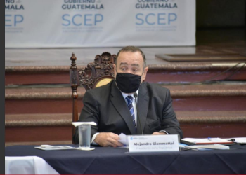 Presidente Alejandro Giammattei viajo este miércoles rumbo a Colombia