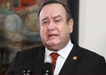 Presidente Alejandro Gimmattei evalúa proyectos a realizarse de distintos Ministerios.