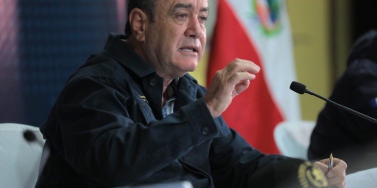 Presidente Alejandro Giammattei comienza a entrevistar a aspirantes para Fiscal General