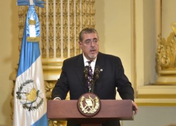 Presidente Arévalo amenaza con destituir a gobernadores si incumplen su deber