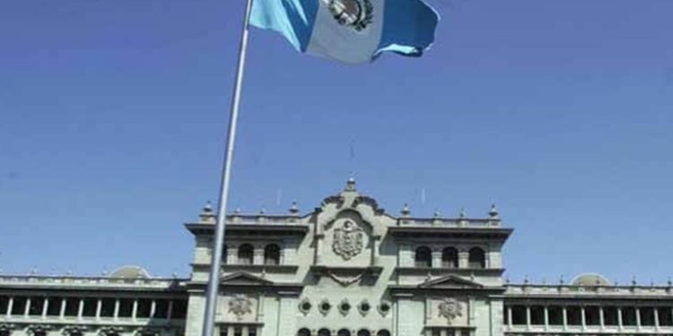 Presidente Arévalo destituye a 17 gobernadores nombrados por el gobierno anterior