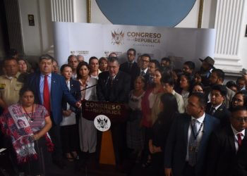 Presidente Arévalo entrega iniciativa al congreso para reformar ley del Ministerio Público