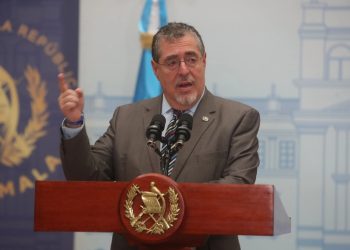 Presidente Arévalo expresa condolencias por el fallecimiento del papa Francisco