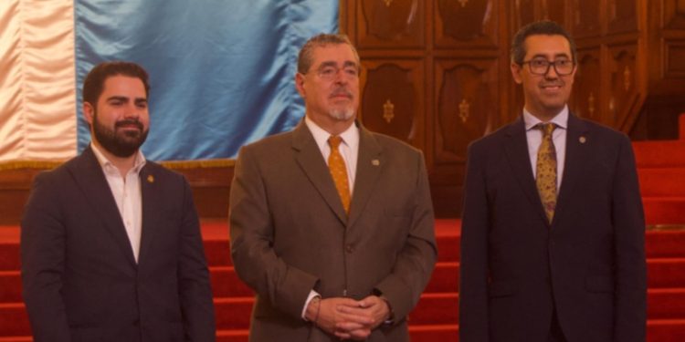 Presidente Arévalo presenta presupuesto de Q148 mil 500 millones para 2025