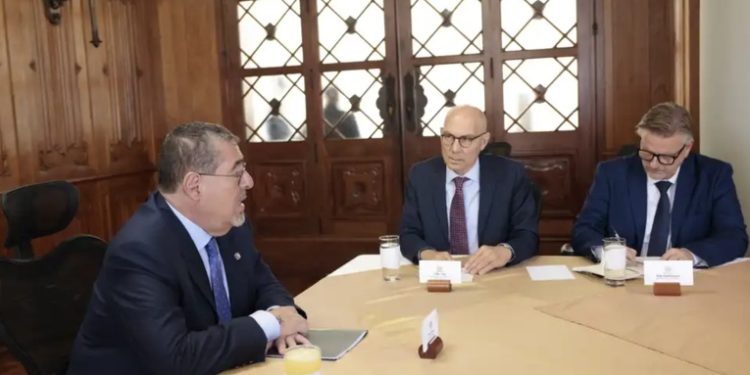 Presidente Arévalo se reune con alto comisionado de la onu para los derechos humanos