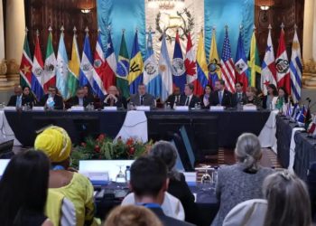 Presidente Bernardo Arévalo inaugura cumbre regional sobre migración, llamando a una solución justa y rápida