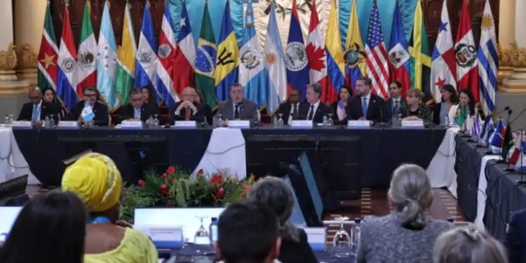 Presidente Bernardo Arévalo inaugura cumbre regional sobre migración, llamando a una solución justa y rápida