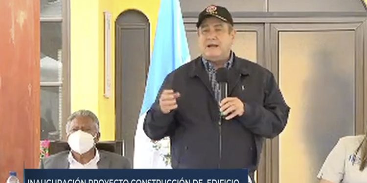 Presidente buscará oportunidades de empleo para personas con discapacidad