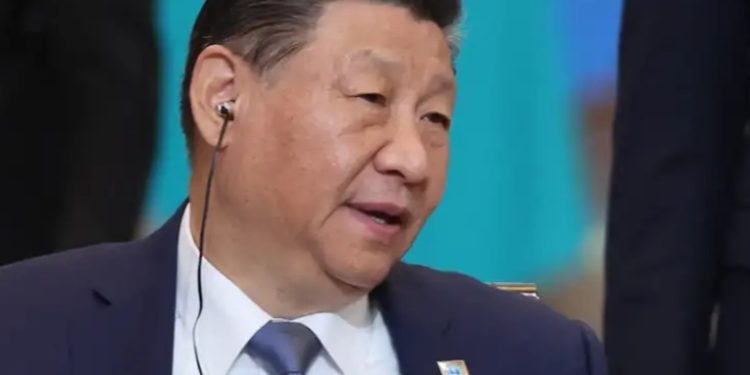 Presidente chino parte para la cumbre de APEC en Perú