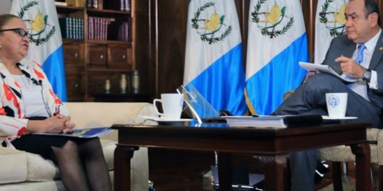 Presidente continúa con las entrevistas a candidatos para Fiscal General